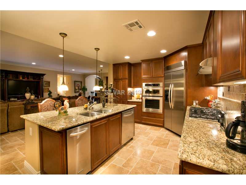 30 Via Mantova, Unit 305 Henderson, NV 89011 - Photo 10 of 30 Kitchen.