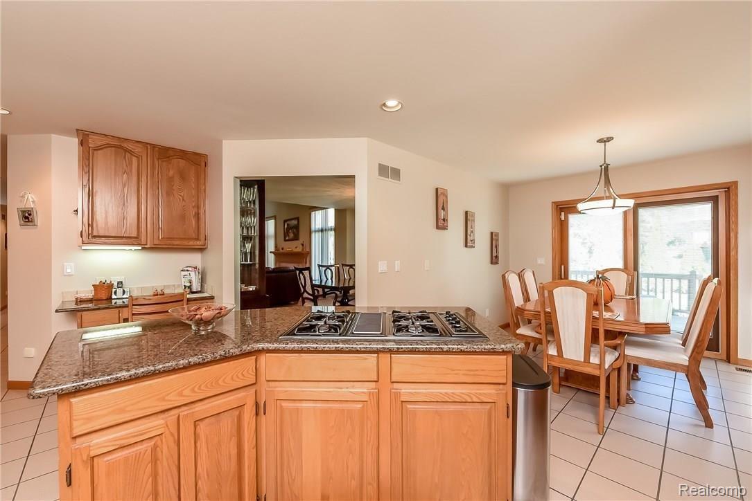 36140 Hardenburg Road Farmington, MI 48331 - Photo 34 of 69 0052.jpg