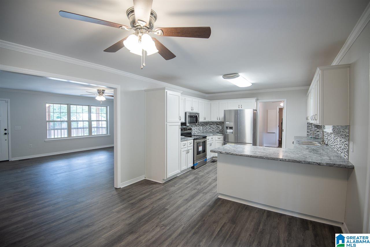297 Johnson Street Southwest Cullman, AL 35055 - Photo 3 of 32