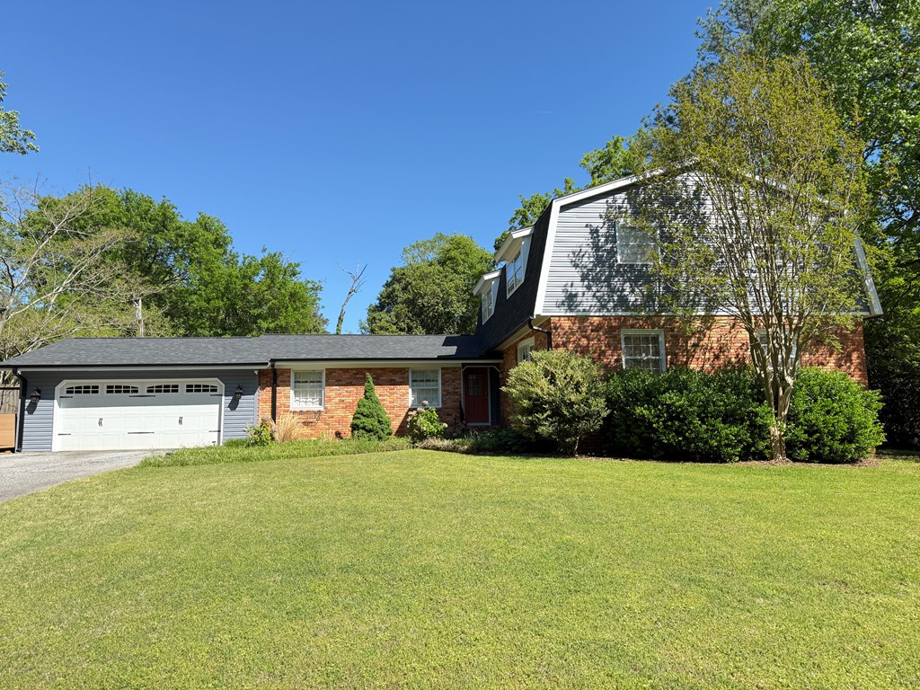 205 Hunting Road Greenwood, SC 29646 - Photo 3 of 31 Gallery Image 3