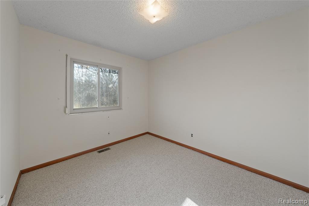 10401 Willow Road Willis, MI 48191 - Photo 23 of 45
