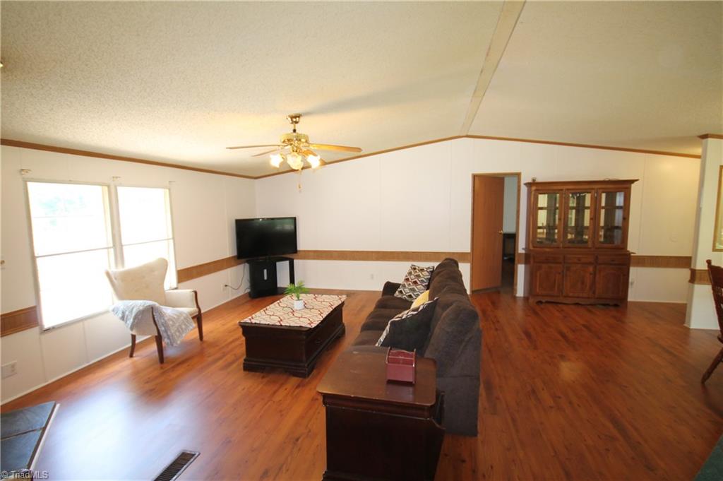 1009 Alexander Road Pinnacle, NC 27043 - Photo 14 of 29