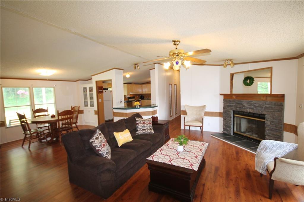 1009 Alexander Road Pinnacle, NC 27043 - Photo 15 of 29
