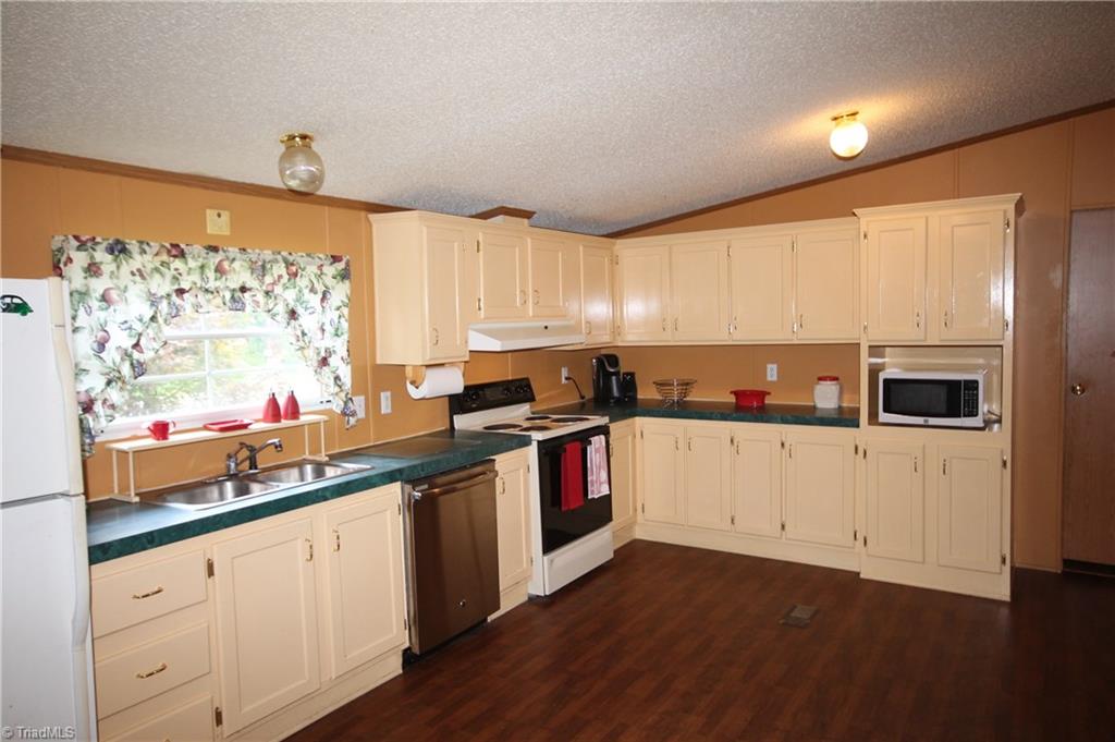 1009 Alexander Road Pinnacle, NC 27043 - Photo 28 of 29