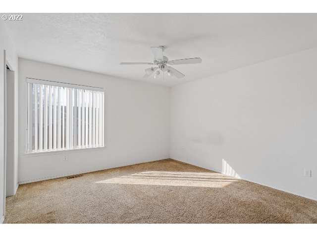 335 Jason Avenue Stanfield, OR 97875 - Photo 18 of 28 a view of an empty room with a window