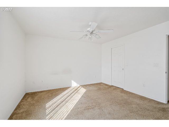 335 Jason Avenue Stanfield, OR 97875 - Photo 19 of 28 a view of room with a ceiling fan