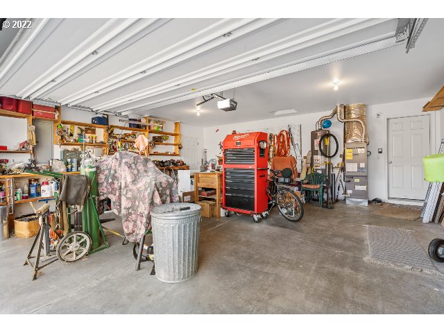 335 Jason Avenue Stanfield, OR 97875 - Photo 24 of 28 a view of a room with gym equipment