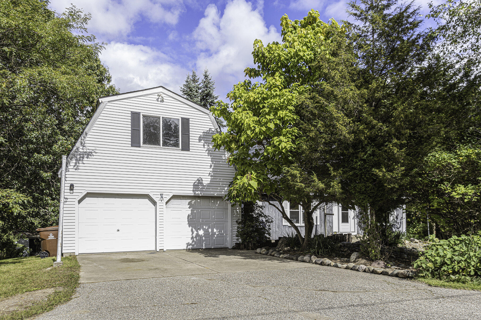 6760 Belding Road Belding, MI 48809 - Photo 3 of 40 Garage Attached