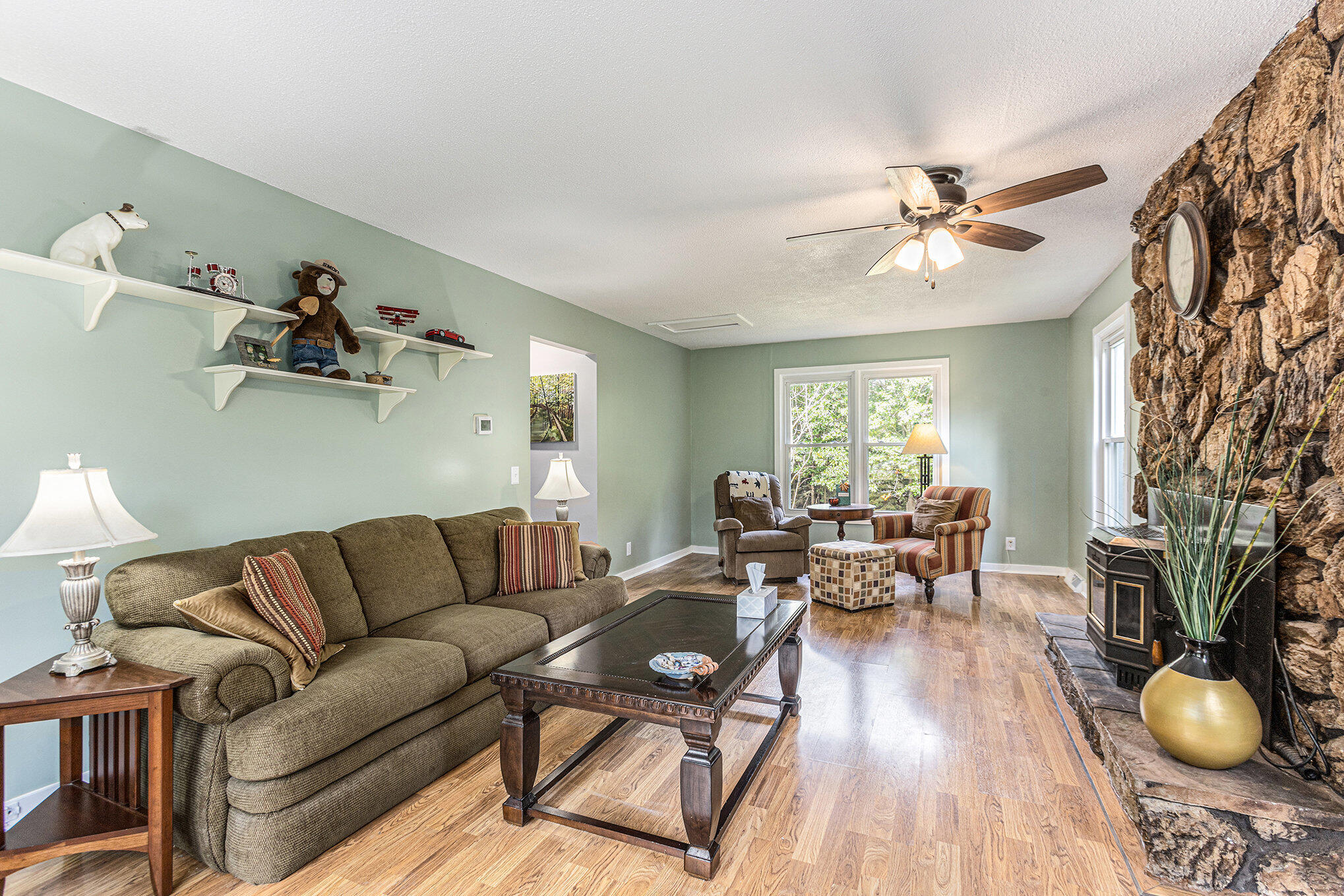6760 Belding Road Belding, MI 48809 - Photo 9 of 40 Living Room