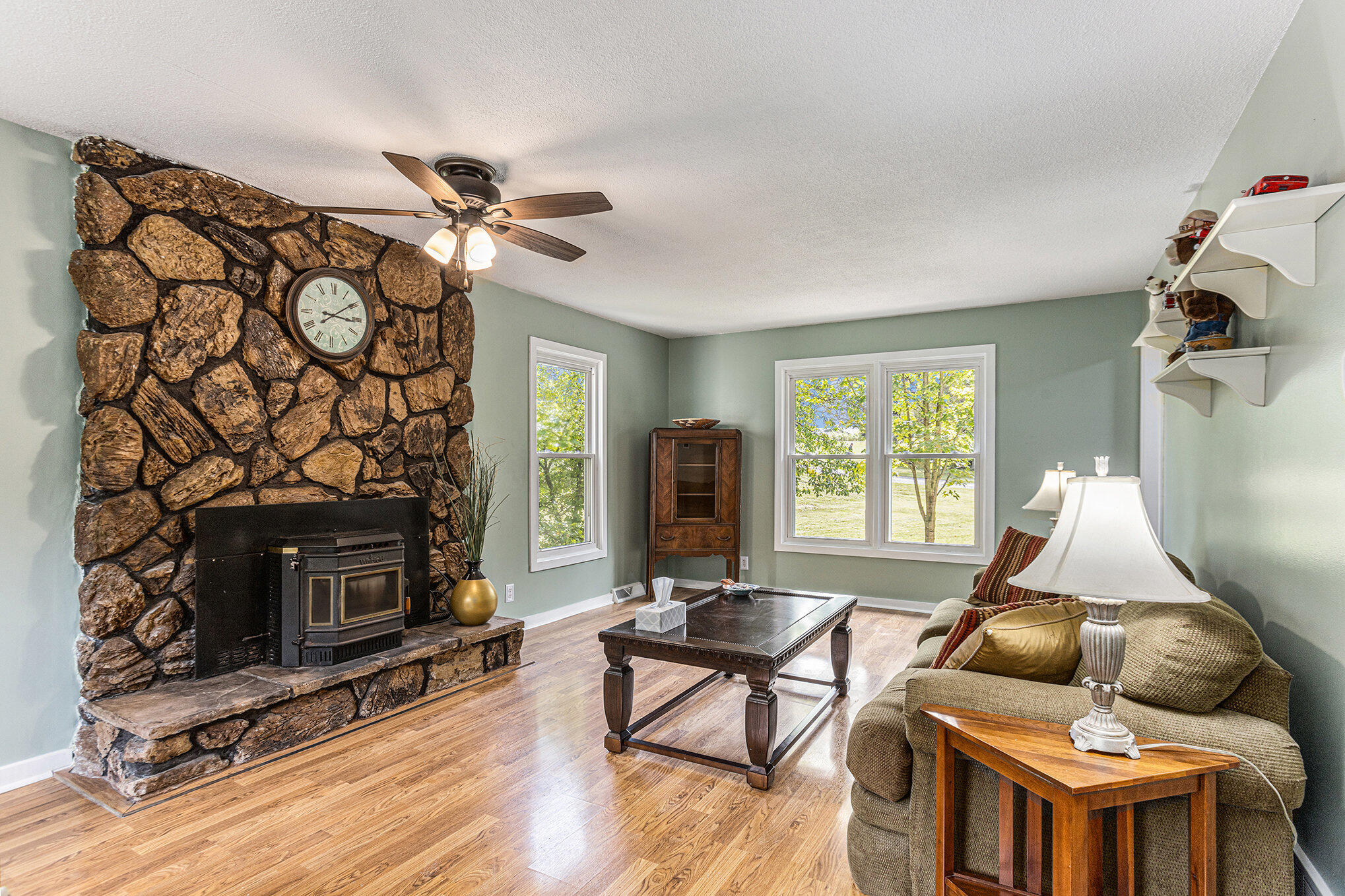 6760 Belding Road Belding, MI 48809 - Photo 10 of 40 Living Room