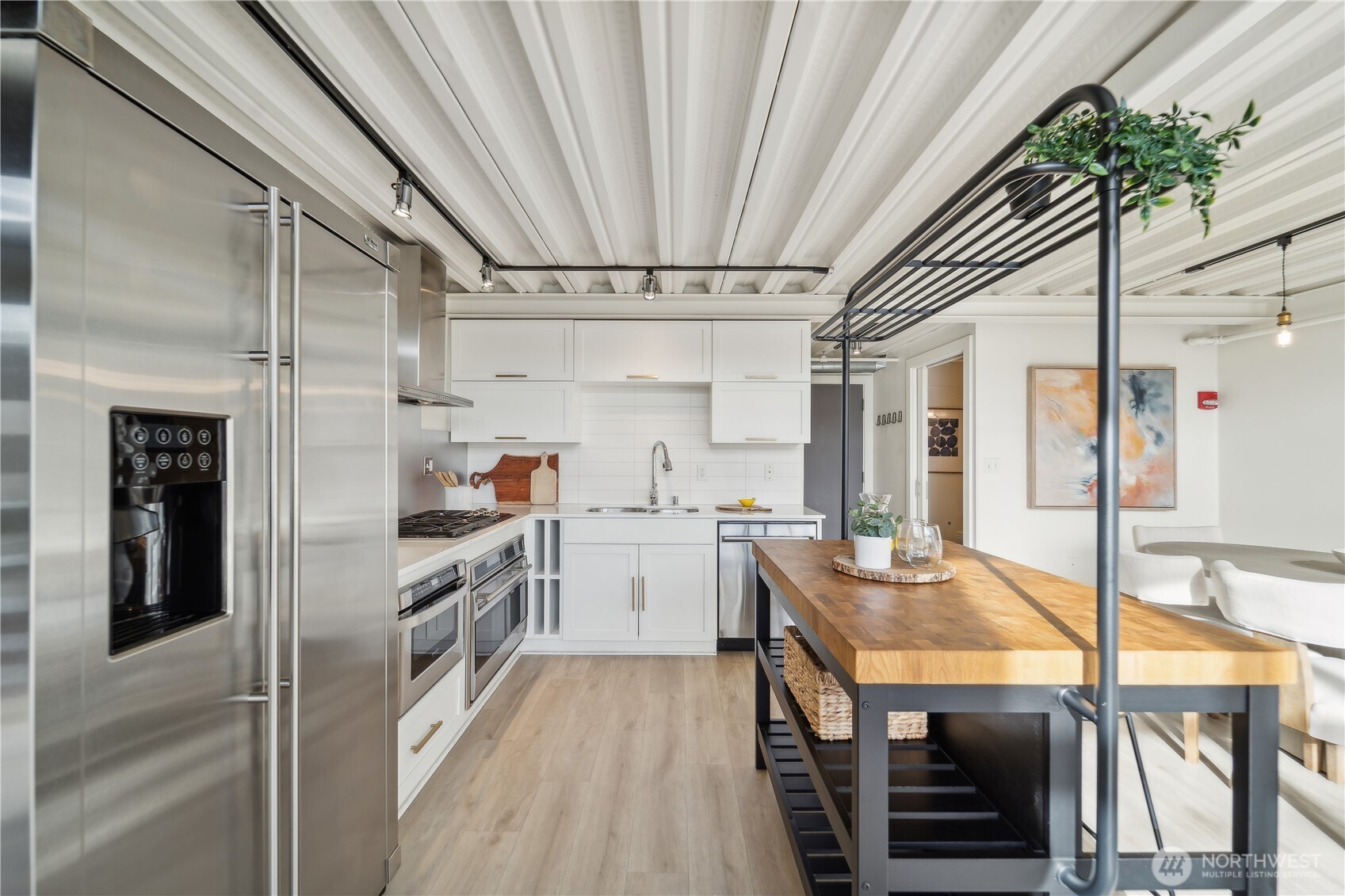 2914 East Madison Street, Unit 209 Seattle, WA 98112 - Photo 6 of 28