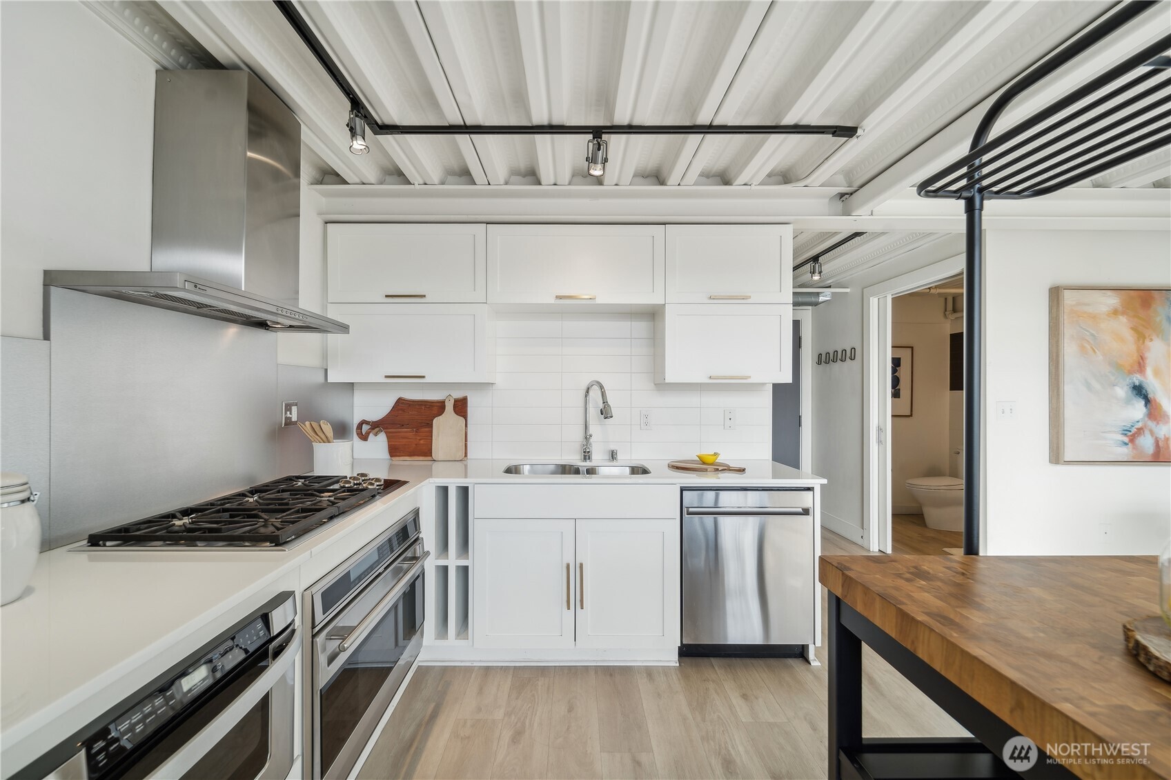 2914 East Madison Street, Unit 209 Seattle, WA 98112 - Photo 7 of 28