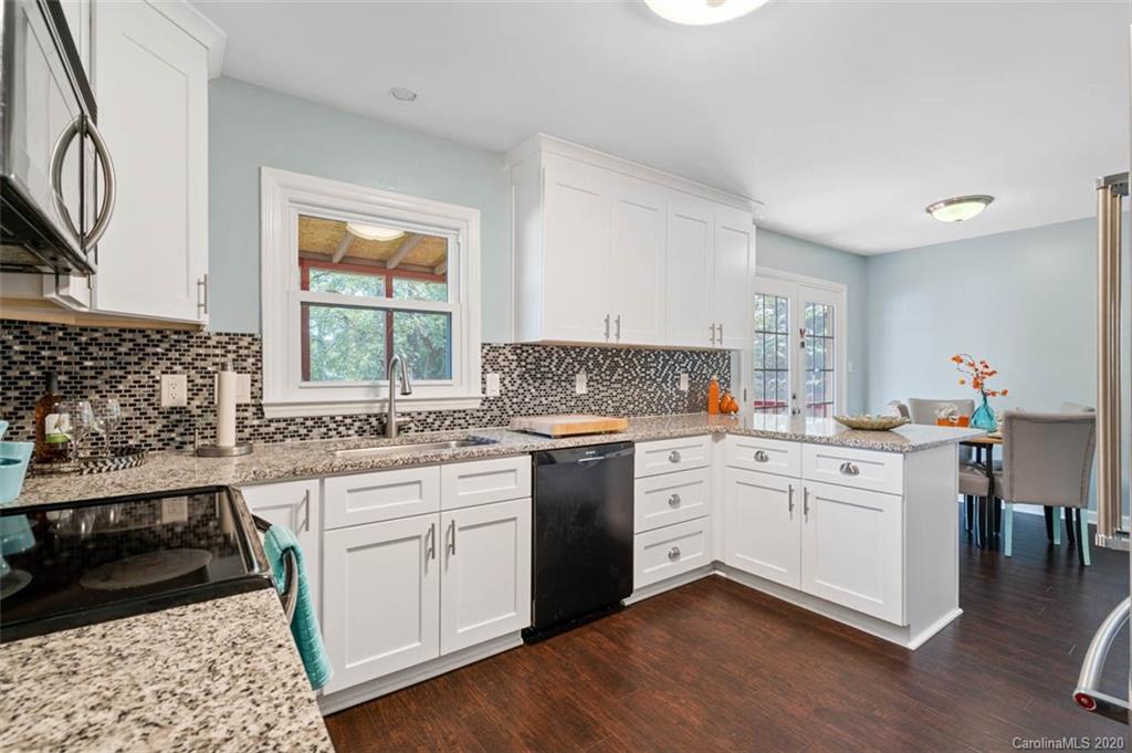 12106 Painted Tree Road, Unit 2 Charlotte, NC 28226 - Photo 12 of 32 Gallery Image 12