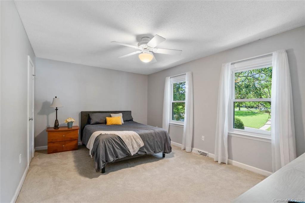 12106 Painted Tree Road, Unit 2 Charlotte, NC 28226 - Photo 17 of 32 Gallery Image 17