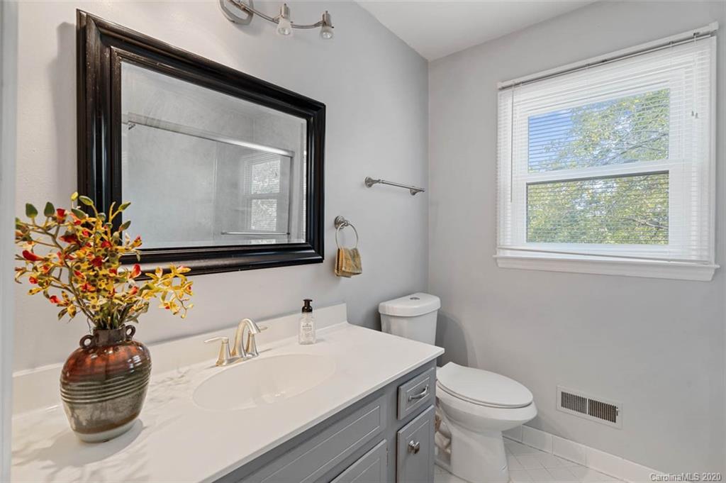12106 Painted Tree Road, Unit 2 Charlotte, NC 28226 - Photo 22 of 32 Gallery Image 22