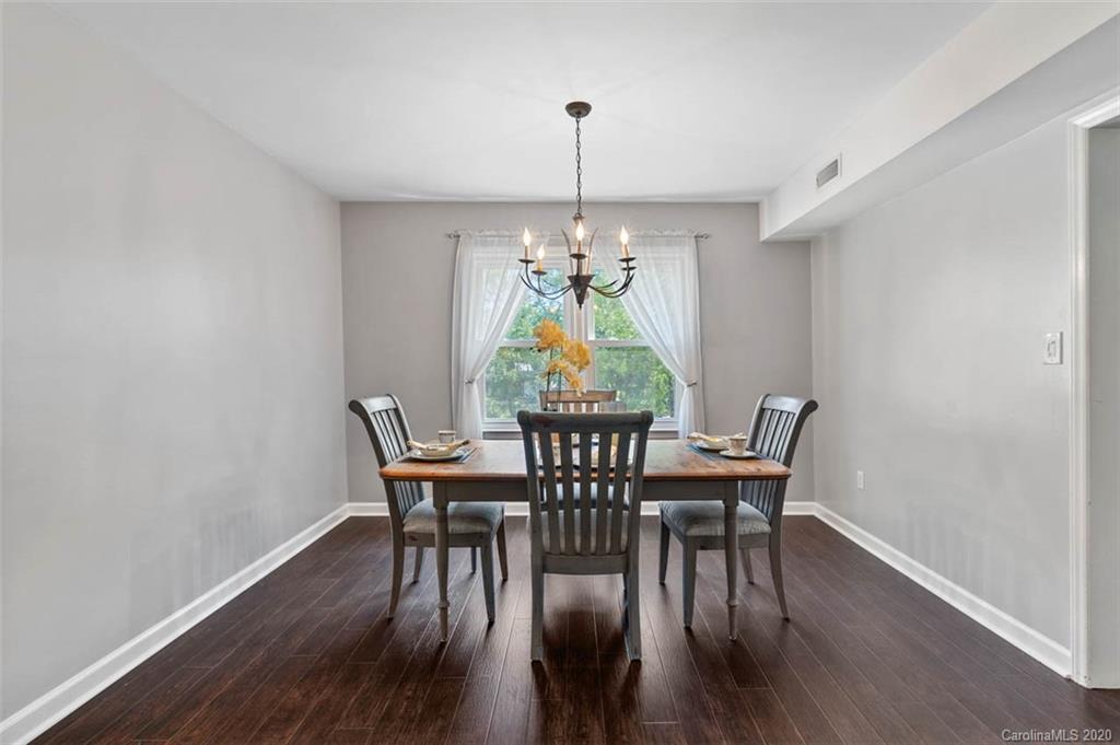 12106 Painted Tree Road, Unit 2 Charlotte, NC 28226 - Photo 5 of 32 Gallery Image 5