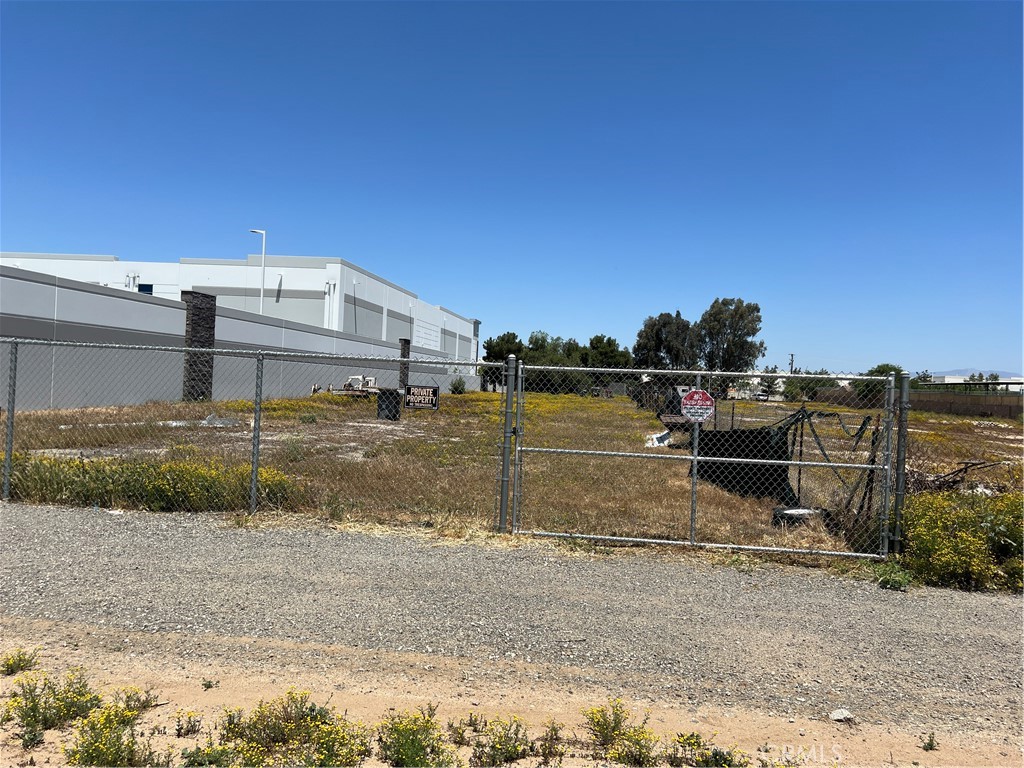 111 Perry Street Perris, CA 92571 - Photo 29 of 32