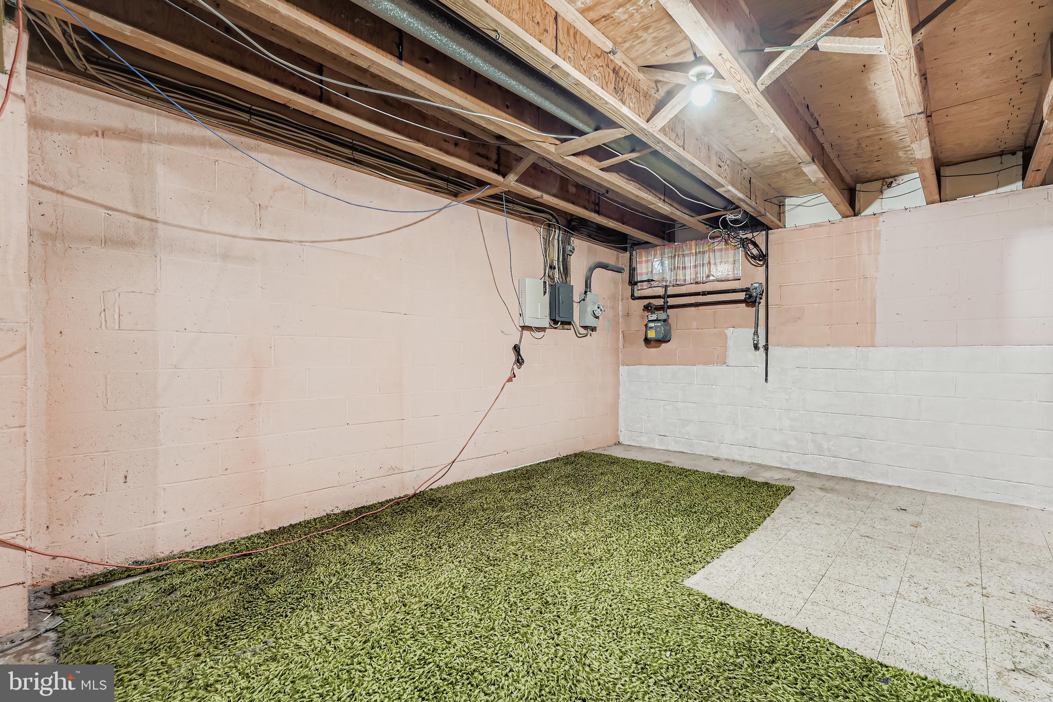 658 Kingston Road Baltimore, MD 21220 - Photo 22 of 28 a view of a garage