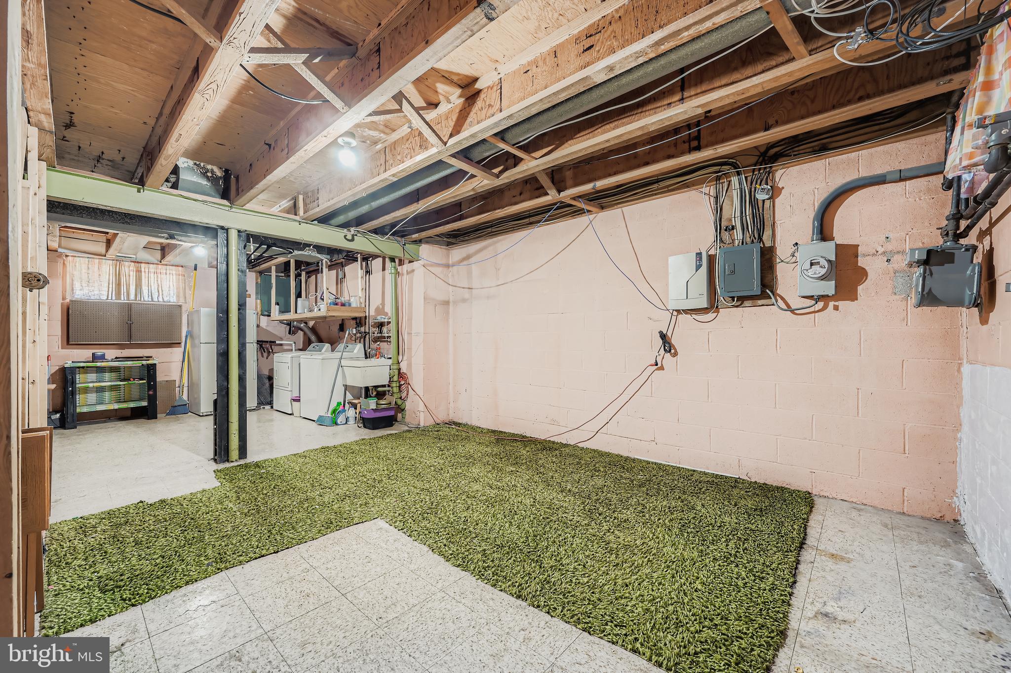 658 Kingston Road Baltimore, MD 21220 - Photo 23 of 28 a view of a garage