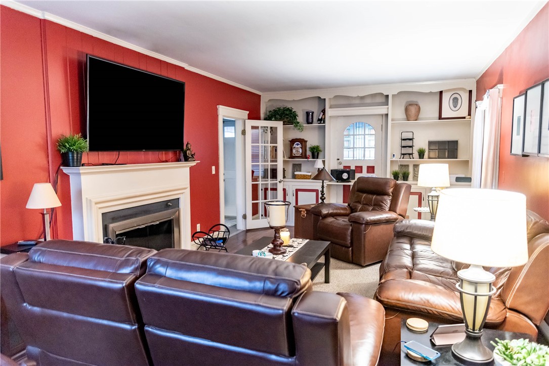 51 Friendly Road Cranston, RI 02910 - Photo 20 of 48