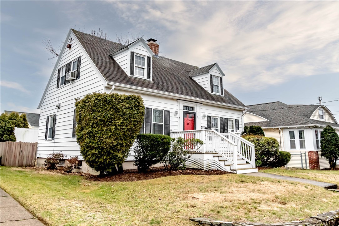 51 Friendly Road Cranston, RI 02910 - Photo 3 of 48