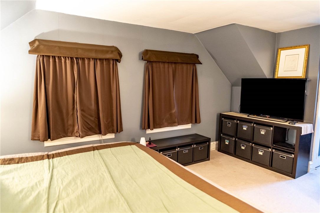 51 Friendly Road Cranston, RI 02910 - Photo 37 of 48