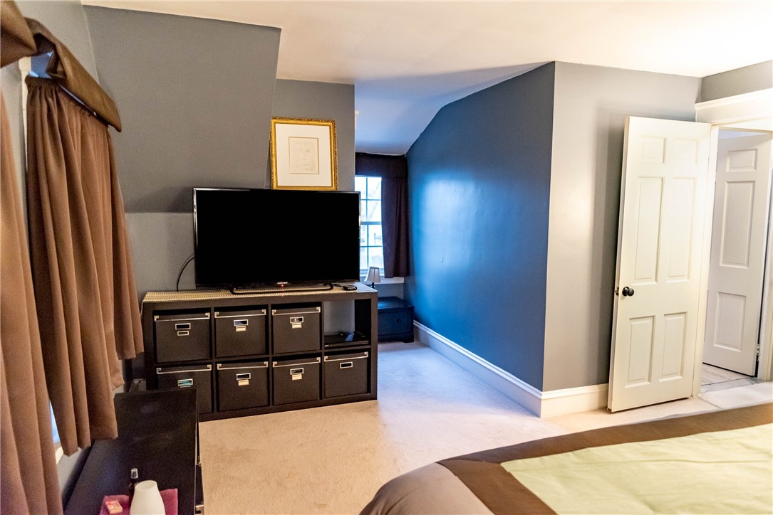 51 Friendly Road Cranston, RI 02910 - Photo 38 of 48