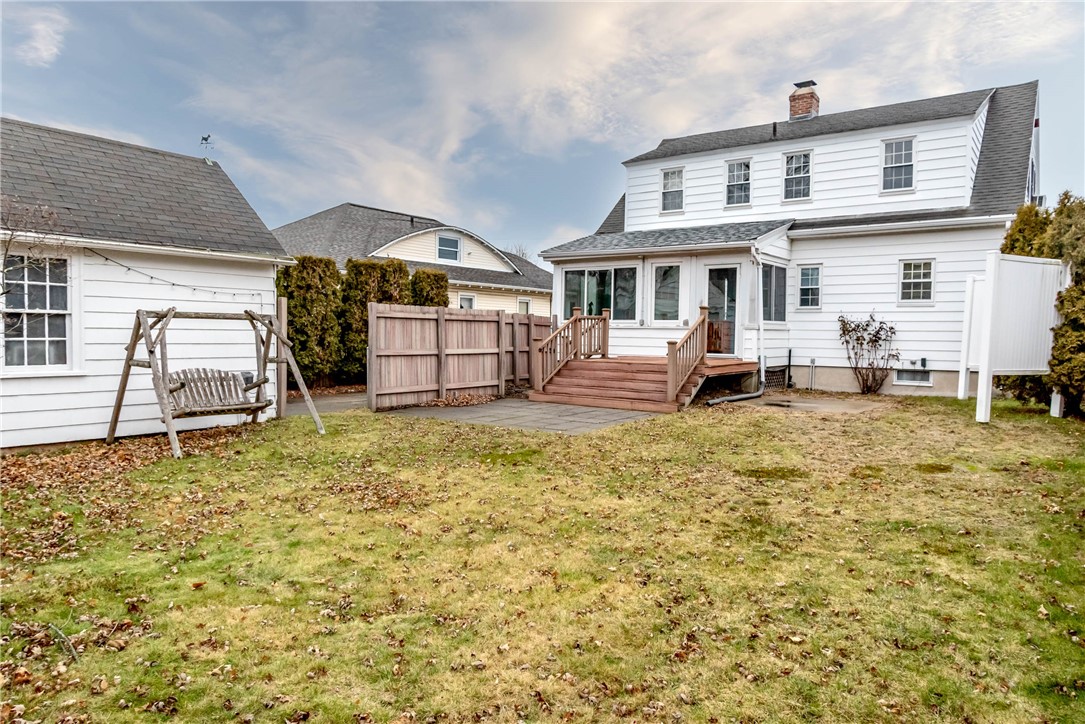 51 Friendly Road Cranston, RI 02910 - Photo 4 of 48