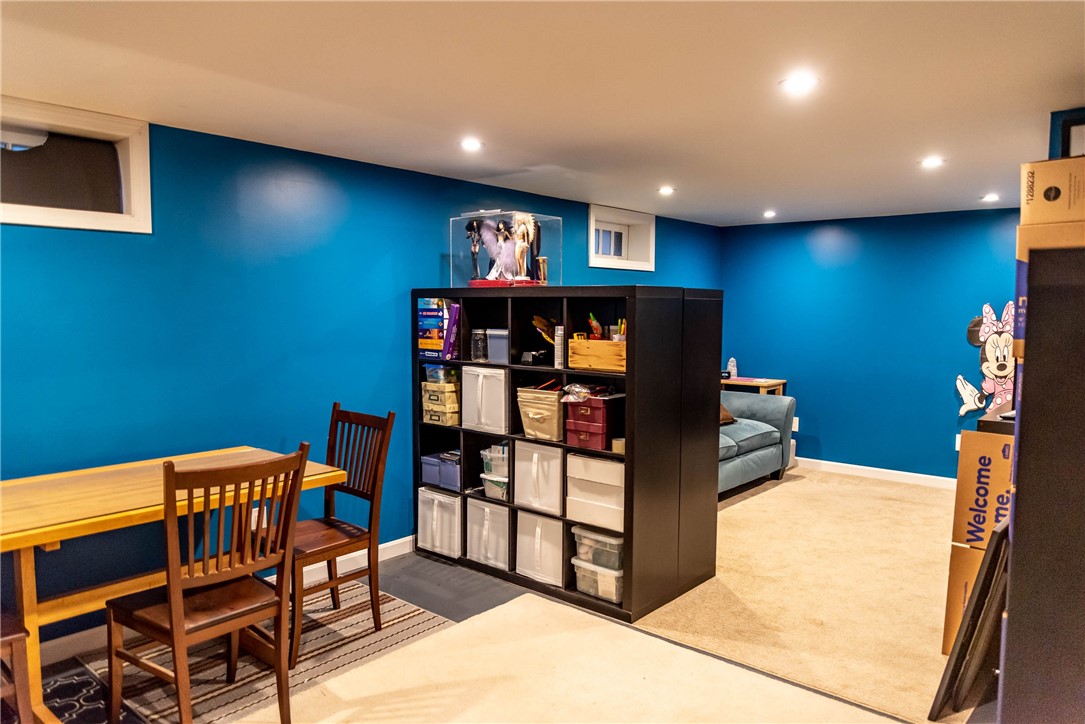 51 Friendly Road Cranston, RI 02910 - Photo 41 of 48