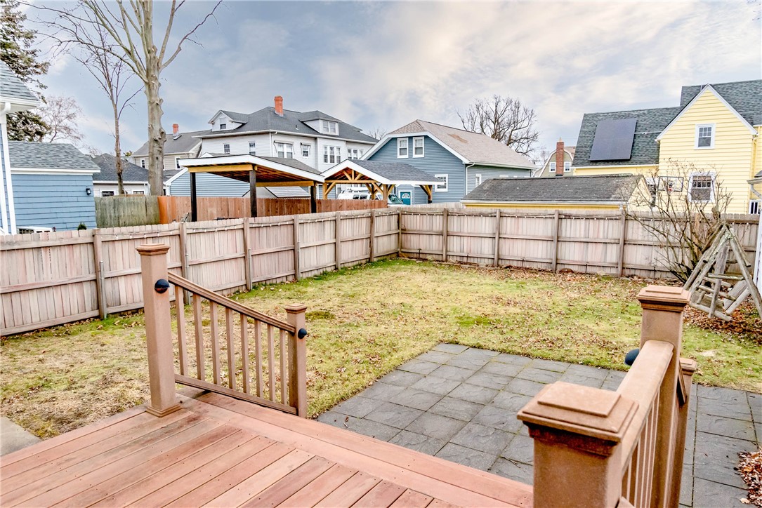 51 Friendly Road Cranston, RI 02910 - Photo 6 of 48