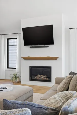 $1,100,000 | 3632 Crimson Loop South, Fargo, ND 58104