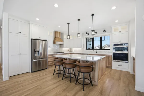 $1,100,000 | 3632 Crimson Loop South, Fargo, ND 58104