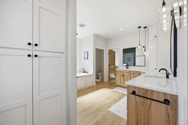 $1,100,000 | 3632 Crimson Loop South, Fargo, ND 58104