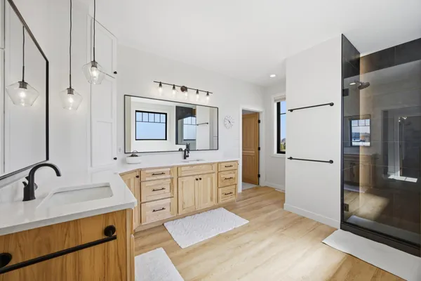 $1,100,000 | 3632 Crimson Loop South, Fargo, ND 58104