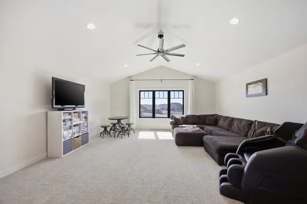 $1,100,000 | 3632 Crimson Loop South, Fargo, ND 58104