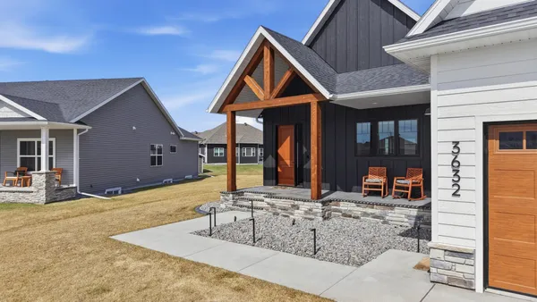 $1,100,000 | 3632 Crimson Loop South, Fargo, ND 58104