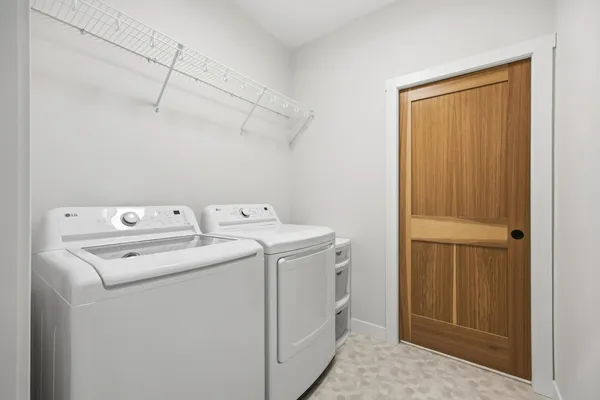 $1,100,000 | 3632 Crimson Loop South, Fargo, ND 58104