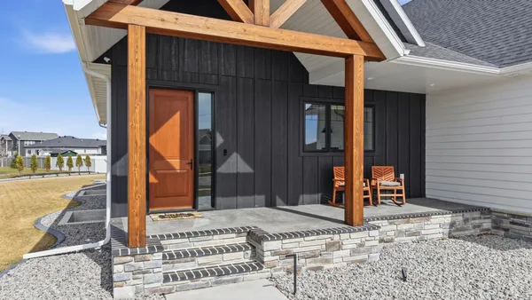 $1,100,000 | 3632 Crimson Loop South, Fargo, ND 58104