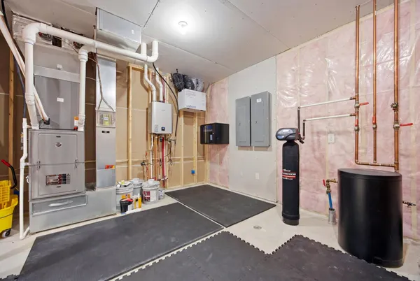 $1,100,000 | 3632 Crimson Loop South, Fargo, ND 58104