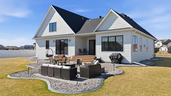 $1,100,000 | 3632 Crimson Loop South, Fargo, ND 58104