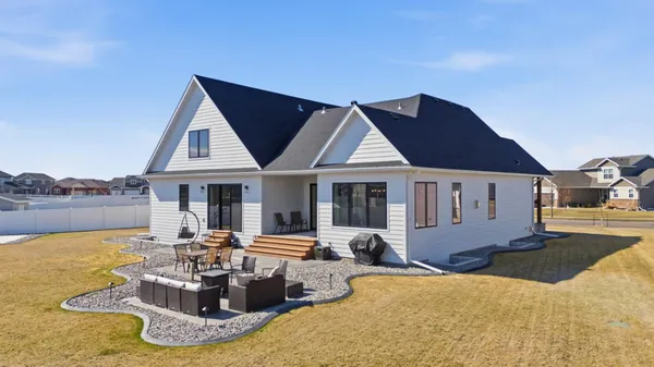 $1,100,000 | 3632 Crimson Loop South, Fargo, ND 58104