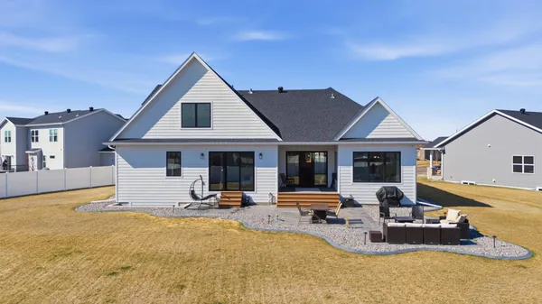 $1,100,000 | 3632 Crimson Loop South, Fargo, ND 58104