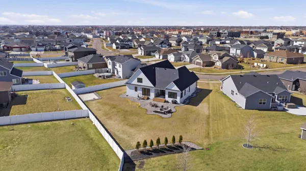 $1,100,000 | 3632 Crimson Loop South, Fargo, ND 58104