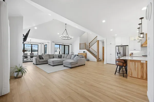 $1,100,000 | 3632 Crimson Loop South, Fargo, ND 58104