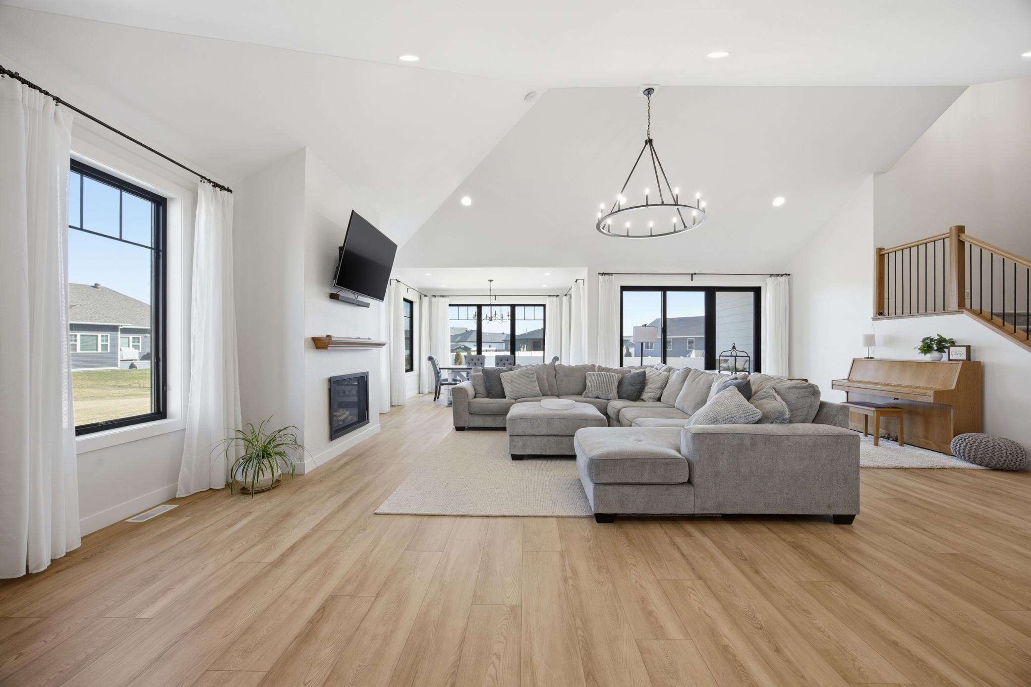 3632 Crimson Loop South Fargo, ND 58104 - Photo 8 of 79