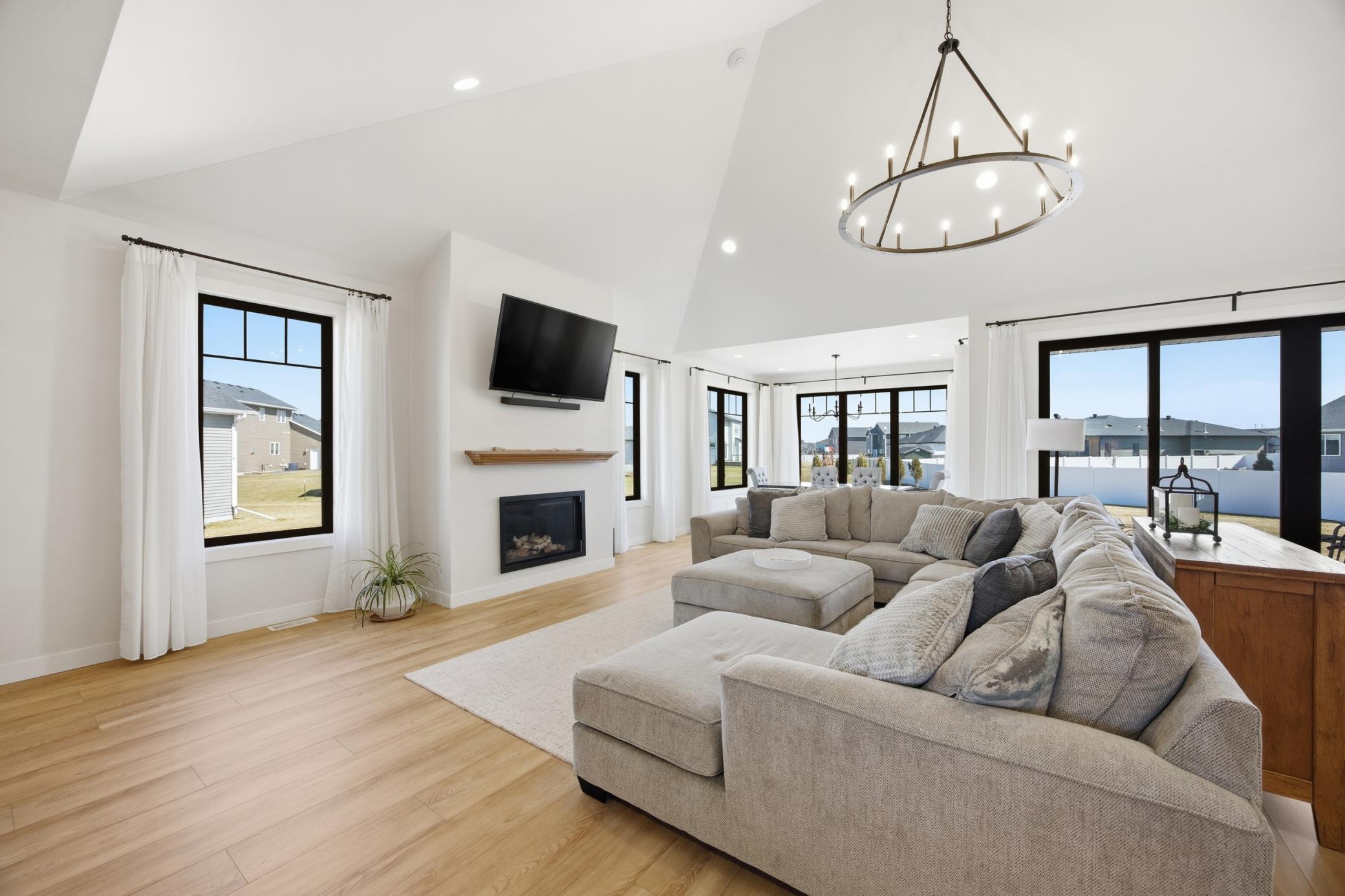 3632 Crimson Loop South Fargo, ND 58104 - Photo 10 of 79