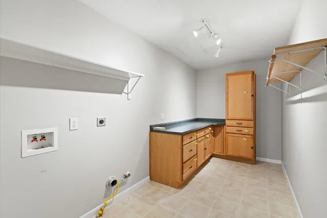 $2,400 | 6906 Durango Drive, Magnolia, TX 77354