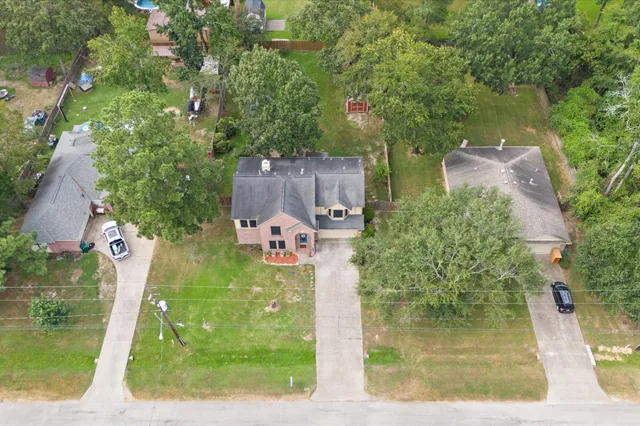 $2,400 | 6906 Durango Drive, Magnolia, TX 77354