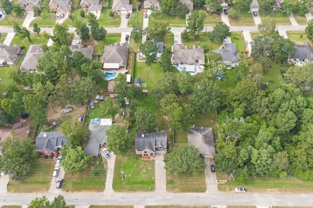 $2,400 | 6906 Durango Drive, Magnolia, TX 77354