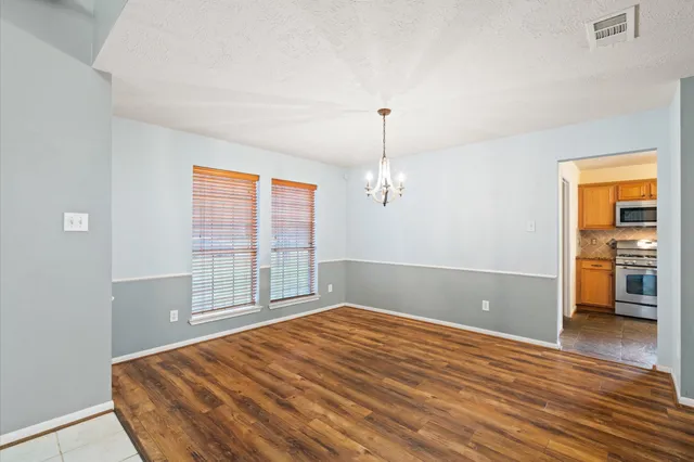 $2,400 | 6906 Durango Drive, Magnolia, TX 77354